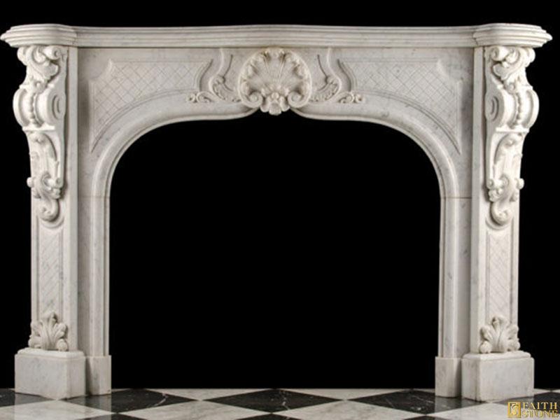 Antiker Rokoko-Kamin aus Marmor im Louis XV-Stil