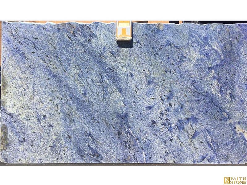 Blaue Granitplatten